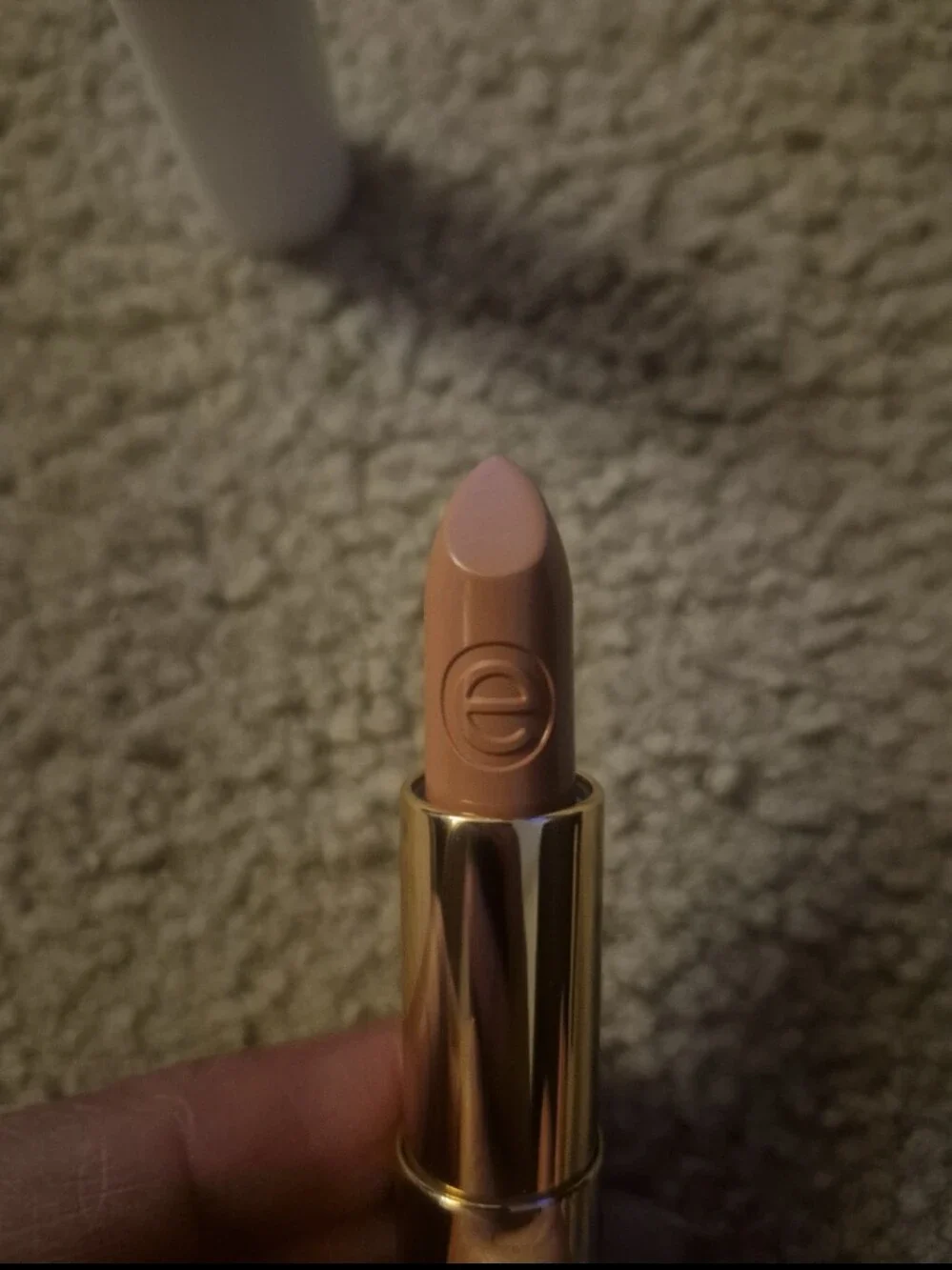 Essence Semi Matte Lipstick 12 Loyal